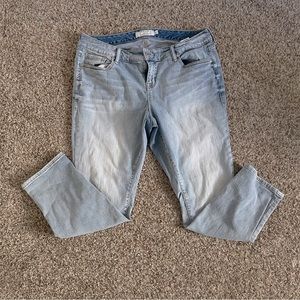 Torrid Straight Leg Light Wash SZ 18S